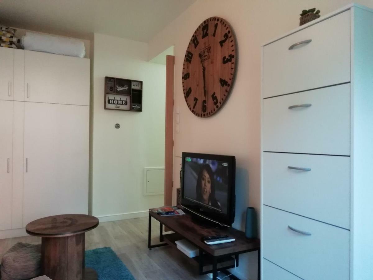 Апартаменти Chic Studio Near Paris Сен-Дені Екстер'єр фото